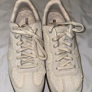 Elegant Women's Cream Lace-Up Sneakers